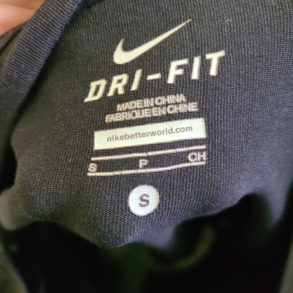 Nike Dri-Fit Shirt - Picture 7 of 8